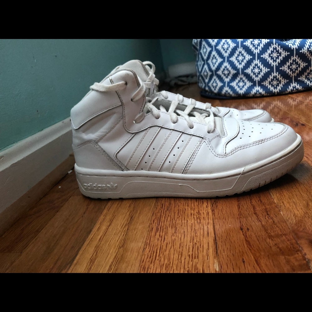 Vintage Adidas hightop sneakers